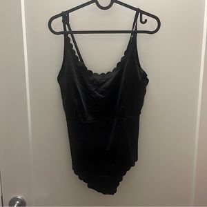 H&M black scalloped one-piece women’s swimsuit, L